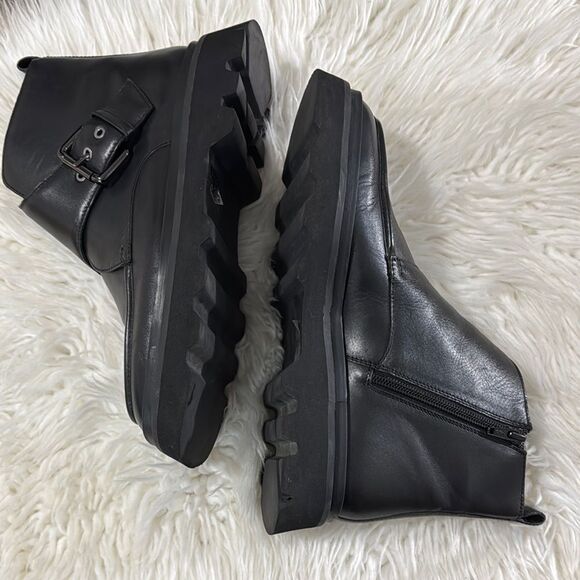 Anthropologie Pilcro Black Leather Chelsea Boots with Square-Toe Design Size 39 - Picture 5 of 10